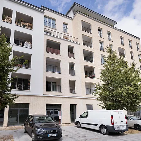 La Terrasse De L'eglise, Paris Center & Eurostar 15 Mn, Brand New Duplex With Terrasse, Balcony, 2 Bathrooms, Parking,