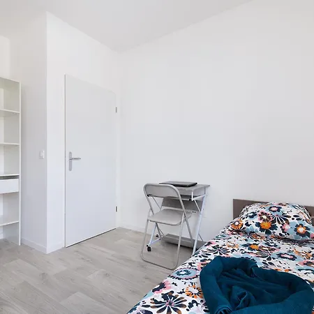 Apartment La Terrasse De L'eglise, Paris Center & Eurostar 15 Mn, Brand New Duplex With Terrasse, Balcony, 2 Bathrooms, Parking, Saint-Denis (Seine-Saint-Denis)